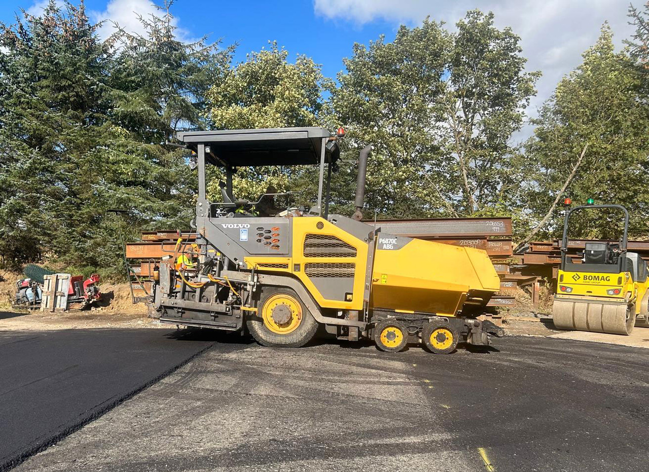 Volvo ABG P6870C - Asfaltafwerkmachine: afbeelding 1 Volvo ABG P6870C - Asfaltafwerkmachine: afbeelding 1