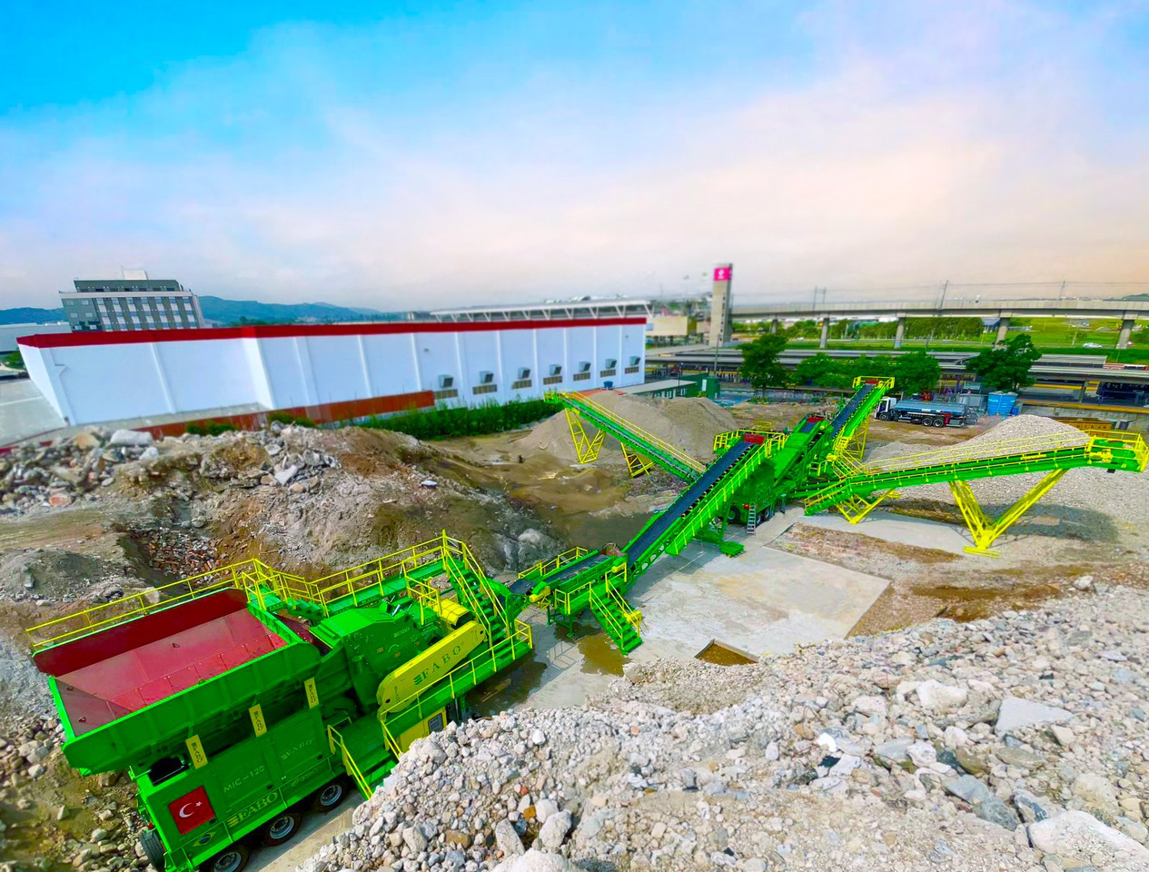 FABO Mobile crusher - Mobiele breker: afbeelding 1 FABO Mobile crusher - Mobiele breker: afbeelding 1