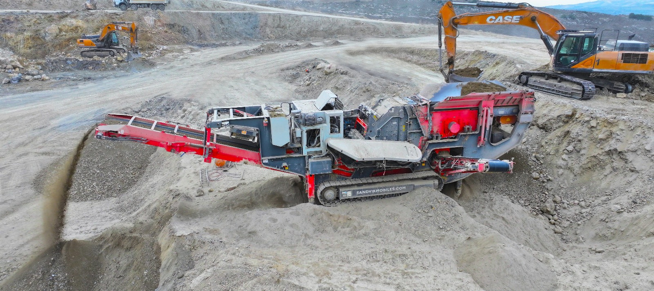 FABO USED SANDVIK MOBILE CRAWLER 140 PDK CRUSHER - Mobiele breker: afbeelding 1 FABO USED SANDVIK MOBILE CRAWLER 140 PDK CRUSHER - Mobiele breker: afbeelding 1