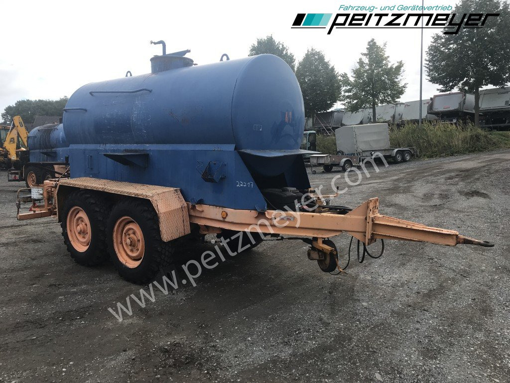 BATHE TANDEMANHÄNGER Bitum / Teerkocher 3,5 m³ Hatz Diesel-Motor 1 B 40 - Bitumen sprayer: afbeelding 4 BATHE TANDEMANHÄNGER Bitum / Teerkocher 3,5 m³ Hatz Diesel-Motor 1 B 40 - Bitumen sprayer: afbeelding 4