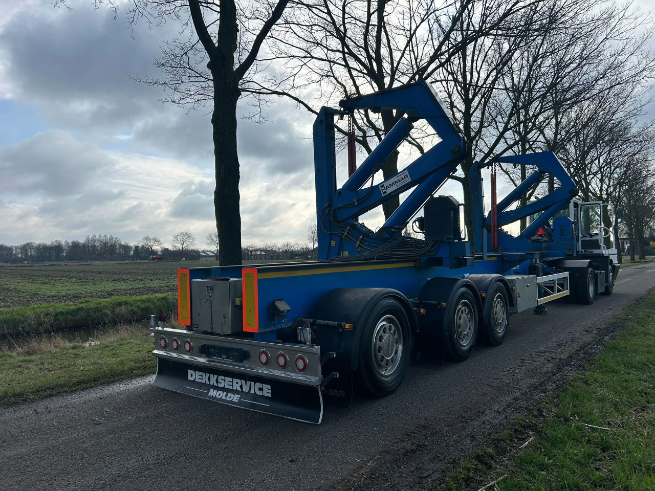 Hammar Sideloader 160 S / 20ft - 2 x 20 ft - 40 - Containers / 33 Tons lifting capacity / Remote control - Containertransporter/ Wissellaadbak oplegger: afbeelding 4 Hammar Sideloader 160 S / 20ft - 2 x 20 ft - 40 - Containers / 33 Tons lifting capacity / Remote control - Containertransporter/ Wissellaadbak oplegger: afbeelding 4