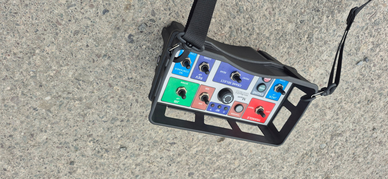 Mega NEW Megaliftt Sideloader / 35 tons lift capacity /20-40-45 HC/ Diesel engine / Gooseneck-extendable - Containertransporter/ Wissellaadbak oplegger: afbeelding 5 Mega NEW Megaliftt Sideloader / 35 tons lift capacity /20-40-45 HC/ Diesel engine / Gooseneck-extendable - Containertransporter/ Wissellaadbak oplegger: afbeelding 5