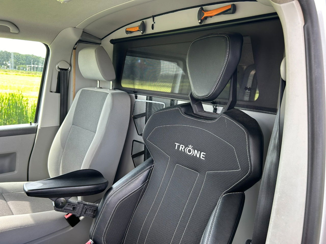 Volkswagen Transporter 2.0 TDI Bleumotion Technology L1 H1 114 PK apk 14-12-2026 Airco - Kleine bestelwagen: afbeelding 5 Volkswagen Transporter 2.0 TDI Bleumotion Technology L1 H1 114 PK apk 14-12-2026 Airco - Kleine bestelwagen: afbeelding 5