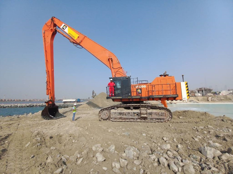 Hitachi EX 1200-6 Longreach 28m (Abu Dhabi) - Graafmachine: afbeelding 2 Hitachi EX 1200-6 Longreach 28m (Abu Dhabi) - Graafmachine: afbeelding 2