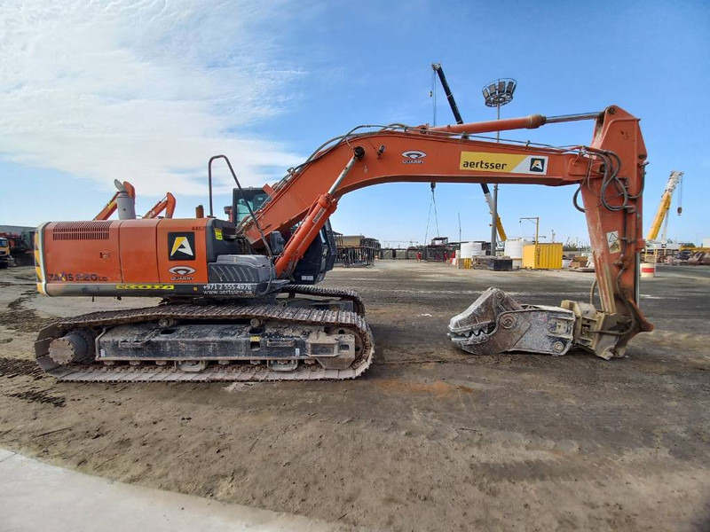 Hitachi ZX220 LC (Abu Dhabi) - Rupsgraafmachine: afbeelding 2 Hitachi ZX220 LC (Abu Dhabi) - Rupsgraafmachine: afbeelding 2