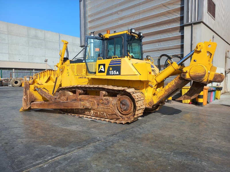 Komatsu D155A-6R (4 pcs available in Abu Dhabi) - Bulldozer: afbeelding 2 Komatsu D155A-6R (4 pcs available in Abu Dhabi) - Bulldozer: afbeelding 2