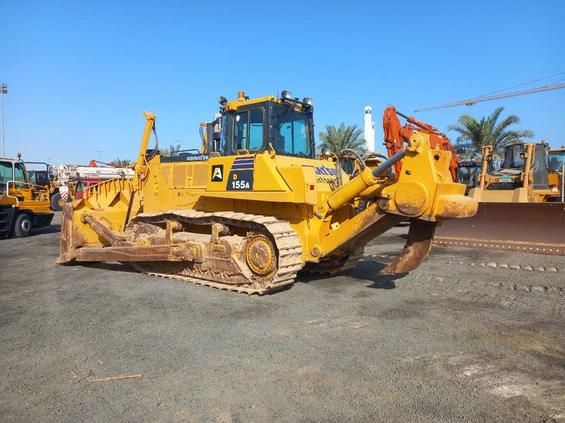 Komatsu D155A-6R (4 pcs available in Abu Dhabi) - Bulldozer: afbeelding 2 Komatsu D155A-6R (4 pcs available in Abu Dhabi) - Bulldozer: afbeelding 2