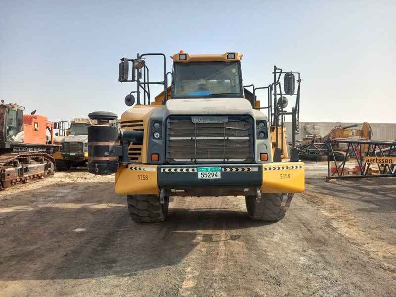 Komatsu HM400-3R (4 pcs available in Abu Dhabi) - Kiepwagen met knikbesturing: afbeelding 5 Komatsu HM400-3R (4 pcs available in Abu Dhabi) - Kiepwagen met knikbesturing: afbeelding 5