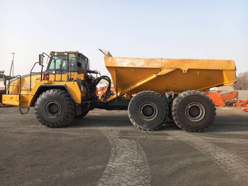 Komatsu HM400-3R (4 pcs available in Abu Dhabi) - Kiepwagen met knikbesturing: afbeelding 1 Komatsu HM400-3R (4 pcs available in Abu Dhabi) - Kiepwagen met knikbesturing: afbeelding 1