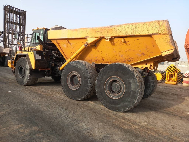 Komatsu HM400-3R (4 pcs available in Abu Dhabi) - Kiepwagen met knikbesturing: afbeelding 2 Komatsu HM400-3R (4 pcs available in Abu Dhabi) - Kiepwagen met knikbesturing: afbeelding 2
