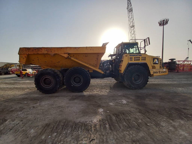 Komatsu HM400-3R (4 pcs available in Abu Dhabi) - Kiepwagen met knikbesturing: afbeelding 4 Komatsu HM400-3R (4 pcs available in Abu Dhabi) - Kiepwagen met knikbesturing: afbeelding 4