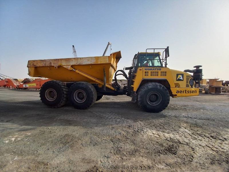 Komatsu HM400-3R (4 pcs available in Abu Dhabi) - Kiepwagen met knikbesturing: afbeelding 4 Komatsu HM400-3R (4 pcs available in Abu Dhabi) - Kiepwagen met knikbesturing: afbeelding 4