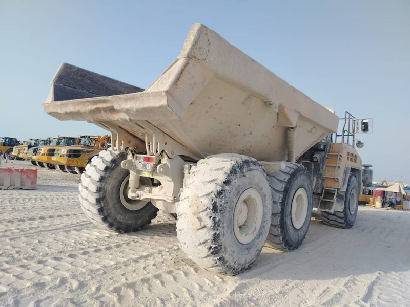 Komatsu HM400-3R (4 pieces available in Abu Dhabi) - Kiepwagen met knikbesturing: afbeelding 5 Komatsu HM400-3R (4 pieces available in Abu Dhabi) - Kiepwagen met knikbesturing: afbeelding 5
