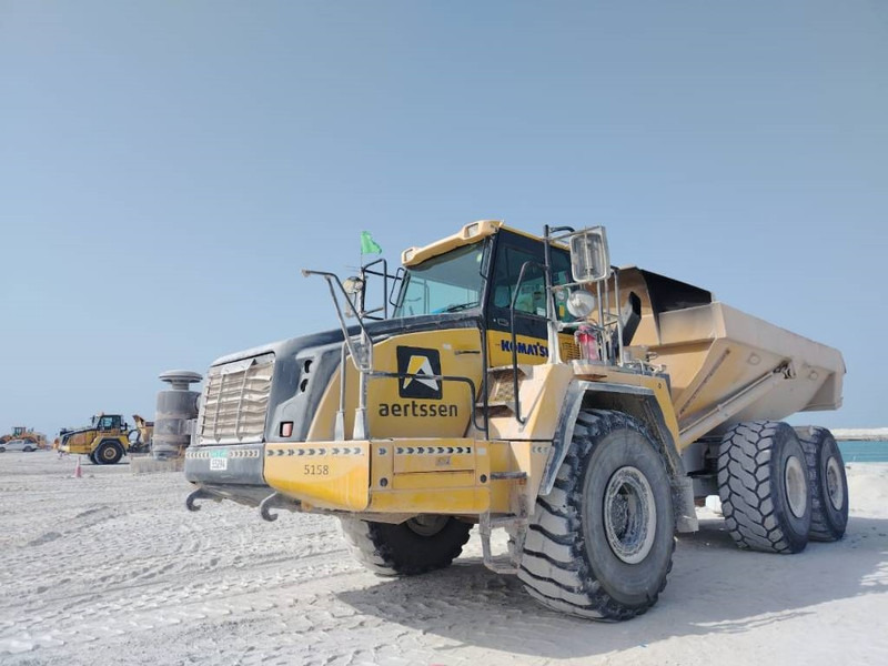 Komatsu HM400-3R (4 pieces available in Abu Dhabi) - Kiepwagen met knikbesturing: afbeelding 3 Komatsu HM400-3R (4 pieces available in Abu Dhabi) - Kiepwagen met knikbesturing: afbeelding 3