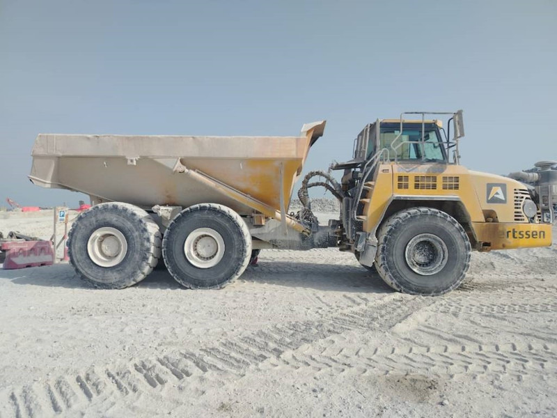 Komatsu HM400-3R (4 pieces available in Abu Dhabi) - Kiepwagen met knikbesturing: afbeelding 2 Komatsu HM400-3R (4 pieces available in Abu Dhabi) - Kiepwagen met knikbesturing: afbeelding 2