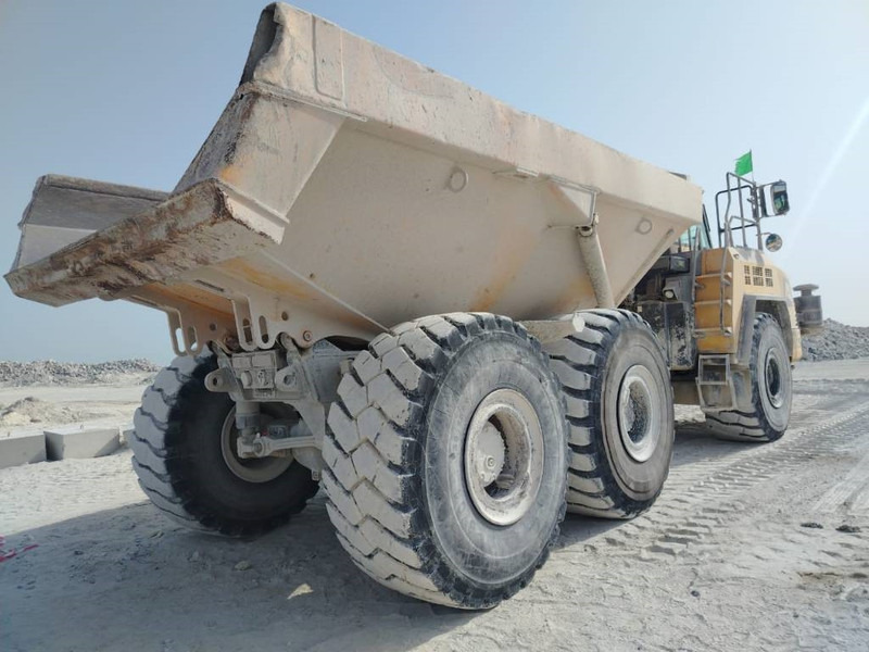 Komatsu HM400-3R (4 pieces available in Abu Dhabi) - Kiepwagen met knikbesturing: afbeelding 5 Komatsu HM400-3R (4 pieces available in Abu Dhabi) - Kiepwagen met knikbesturing: afbeelding 5