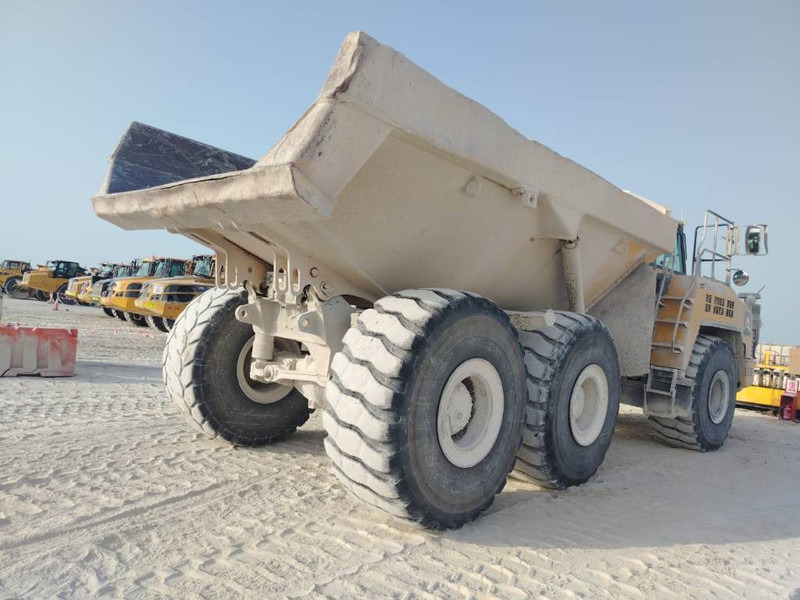 Komatsu HM400-3R (4 pieces available in Abu Dhabi) - Kiepwagen met knikbesturing: afbeelding 4 Komatsu HM400-3R (4 pieces available in Abu Dhabi) - Kiepwagen met knikbesturing: afbeelding 4