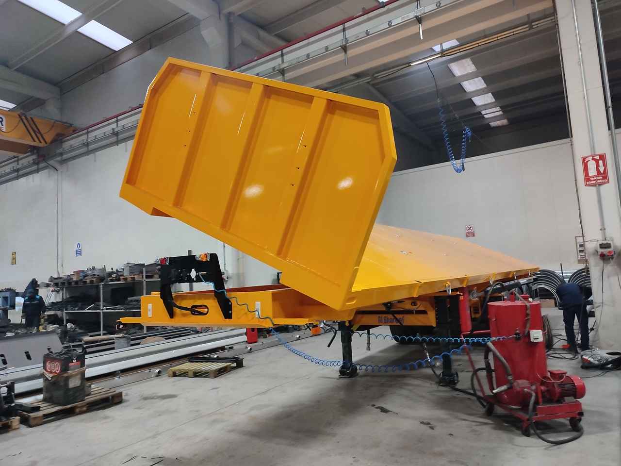 SINAN TANKER-TREYLER FlatBed - Special Platform - Open bak met boorden oplegger: afbeelding 2 SINAN TANKER-TREYLER FlatBed - Special Platform - Open bak met boorden oplegger: afbeelding 2