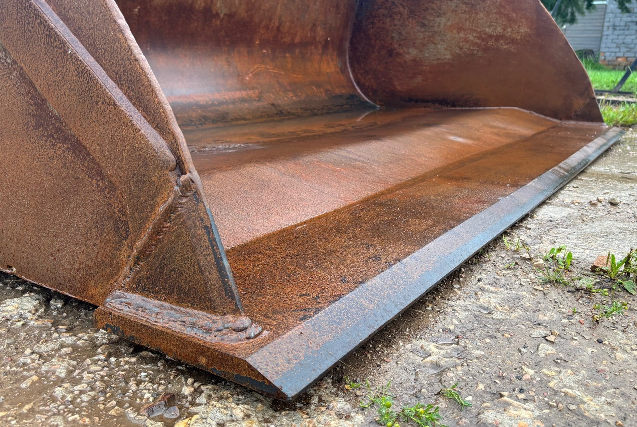 MANITOU 2.5cbm 2450mm - Voorladerbak voor Telescooplader: afbeelding 2 MANITOU 2.5cbm 2450mm - Voorladerbak voor Telescooplader: afbeelding 2