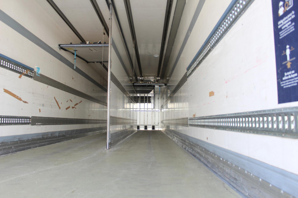 Chereau CV1950Mt.City Bi-Temp LBW Lenkachse Rolltor TOP - Koelwagen oplegger: afbeelding 4 Chereau CV1950Mt.City Bi-Temp LBW Lenkachse Rolltor TOP - Koelwagen oplegger: afbeelding 4