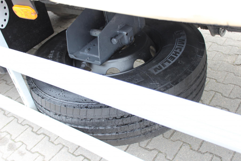 Iveco 190-250L E6 Pritsche-Plane LDW LBW - Schuifzeilen vrachtwagen: afbeelding 5 Iveco 190-250L E6 Pritsche-Plane LDW LBW - Schuifzeilen vrachtwagen: afbeelding 5