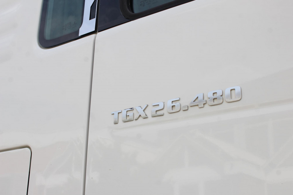 MAN TGX 26.480 Plane Stapleraufnahme Lenkachse Zug! - Schuifzeilen vrachtwagen: afbeelding 5 MAN TGX 26.480 Plane Stapleraufnahme Lenkachse Zug! - Schuifzeilen vrachtwagen: afbeelding 5