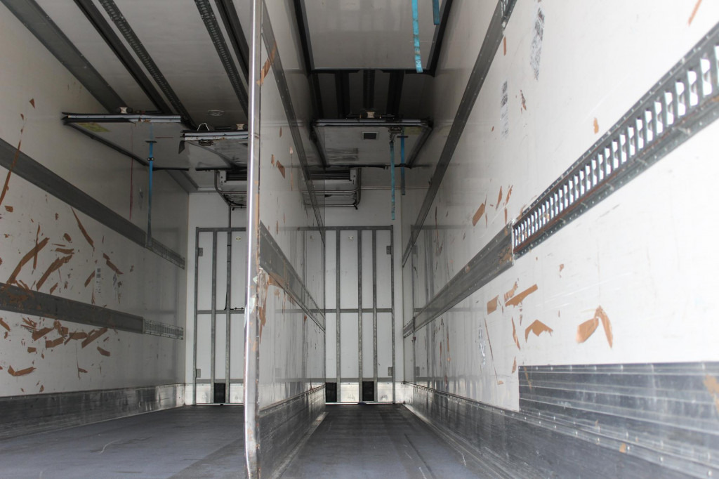 Mercedes-Benz Antos 2536 E6 CS 1250Mt Tri-temp LBW TW ATP - Koelwagen vrachtwagen: afbeelding 4 Mercedes-Benz Antos 2536 E6 CS 1250Mt Tri-temp LBW TW ATP - Koelwagen vrachtwagen: afbeelding 4