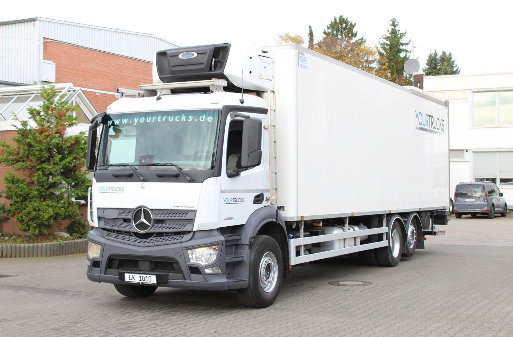 Mercedes-Benz Antos 2536 E6 CS 1250Mt Tri-temp LBW TW ATP - Koelwagen vrachtwagen: afbeelding 1 Mercedes-Benz Antos 2536 E6 CS 1250Mt Tri-temp LBW TW ATP - Koelwagen vrachtwagen: afbeelding 1