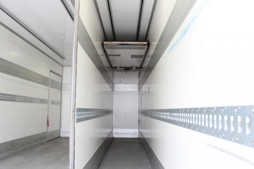 Mercedes-Benz Atego 1221 E6 Carrier Multi-Temp Strom Türen+LBW - Koelwagen vrachtwagen: afbeelding 4 Mercedes-Benz Atego 1221 E6 Carrier Multi-Temp Strom Türen+LBW - Koelwagen vrachtwagen: afbeelding 4