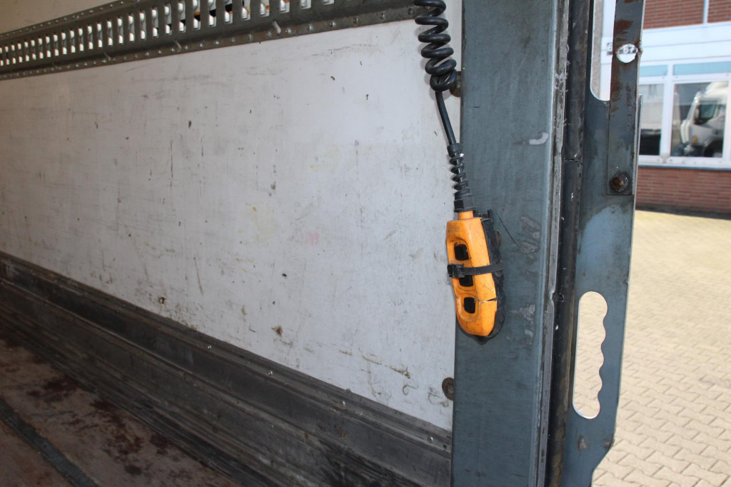 Renault D 280E6 Wide Koffer LBW nur 268Tkm! - Bakwagen: afbeelding 4 Renault D 280E6 Wide Koffer LBW nur 268Tkm! - Bakwagen: afbeelding 4