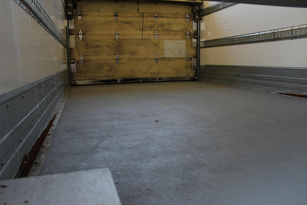 Renault D 7.5 E6 Kühler LBW+Rolltor Strom Klima 53Tkm! - Koelwagen: afbeelding 3 Renault D 7.5 E6 Kühler LBW+Rolltor Strom Klima 53Tkm! - Koelwagen: afbeelding 3
