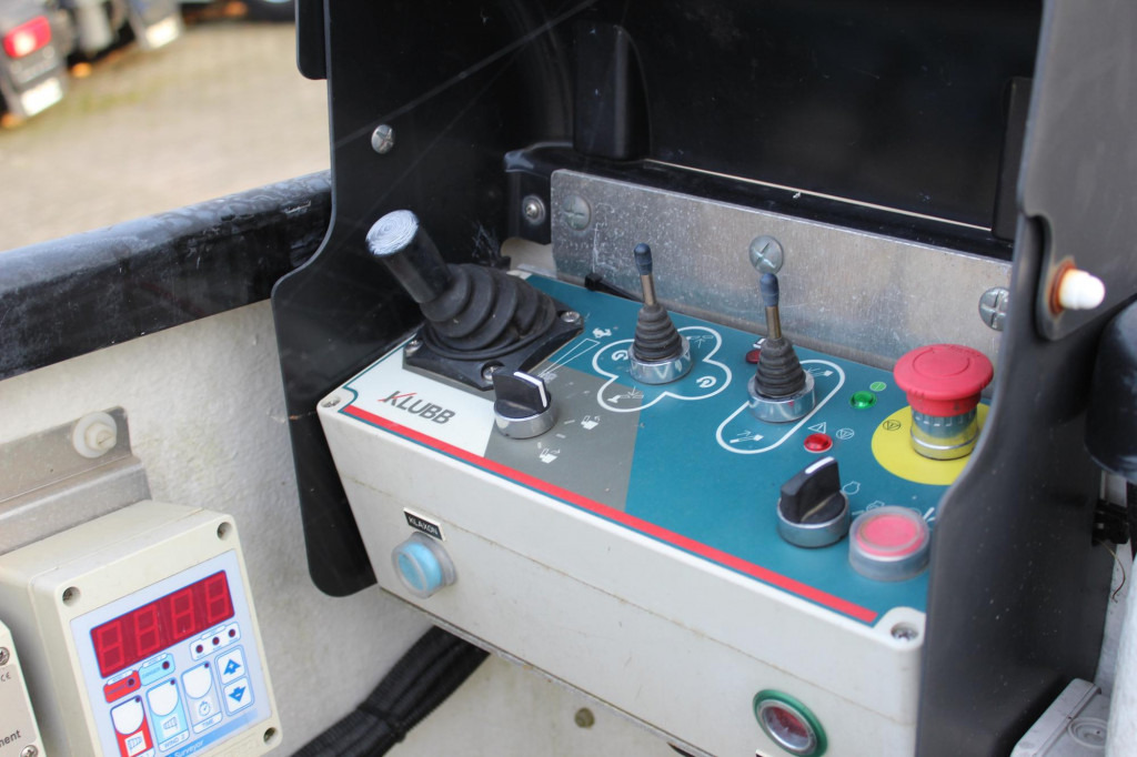 Renault Master Bühne KLUBB 11m 2 Personen Korb 200kg - Vrachtwagen hoogwerker: afbeelding 4 Renault Master Bühne KLUBB 11m 2 Personen Korb 200kg - Vrachtwagen hoogwerker: afbeelding 4