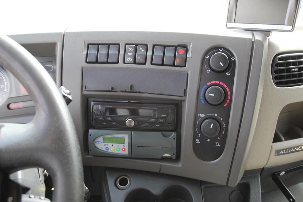 Renault Midlum 220 E5 CS 850 Strom LBW Seiten Tür FRC - Koelwagen vrachtwagen: afbeelding 5 Renault Midlum 220 E5 CS 850 Strom LBW Seiten Tür FRC - Koelwagen vrachtwagen: afbeelding 5