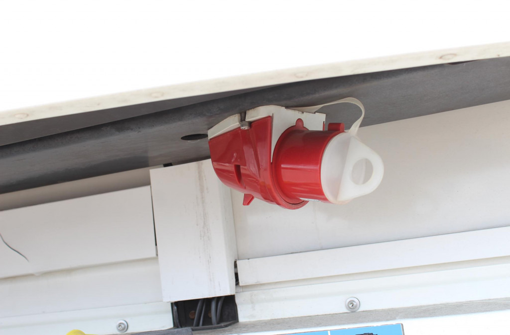 SCHMITZ Bi-Multi-Temp. TW Rolltor Lenkachse Rent-Miete - Koelwagen oplegger: afbeelding 5 SCHMITZ Bi-Multi-Temp. TW Rolltor Lenkachse Rent-Miete - Koelwagen oplegger: afbeelding 5