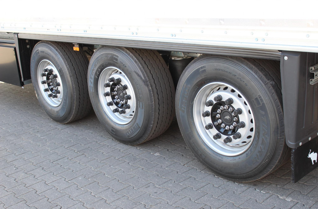 SCHMITZ Koffer 2,7h DS Ladebordwand MIETE - RENT - Gesloten oplegger: afbeelding 4 SCHMITZ Koffer 2,7h DS Ladebordwand MIETE - RENT - Gesloten oplegger: afbeelding 4