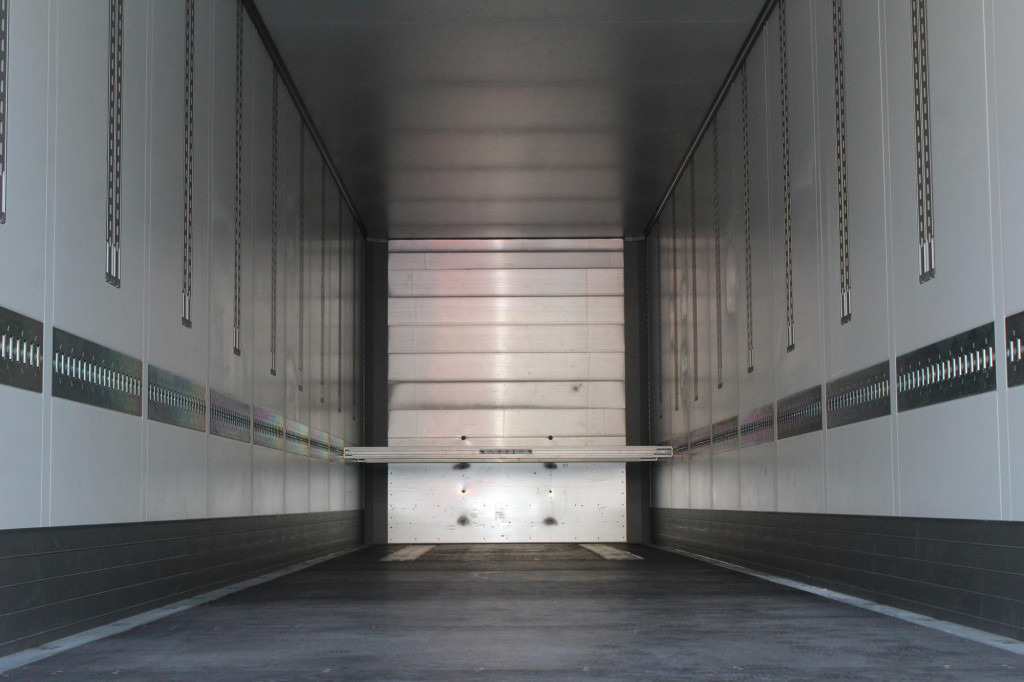 SCHMITZ Koffer 2,7h Doppelstock Liftachse Miete-Rent - Gesloten oplegger: afbeelding 2 SCHMITZ Koffer 2,7h Doppelstock Liftachse Miete-Rent - Gesloten oplegger: afbeelding 2
