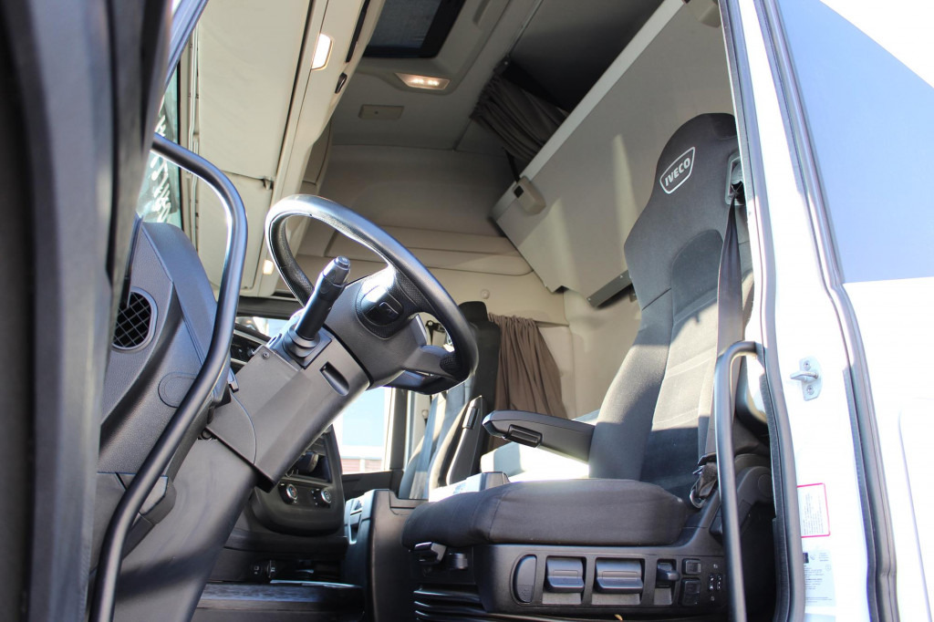 Iveco S-Way 490 E6 Retarder Standklima 2Tanks Navi - Trekker: afbeelding 3 Iveco S-Way 490 E6 Retarder Standklima 2Tanks Navi - Trekker: afbeelding 3