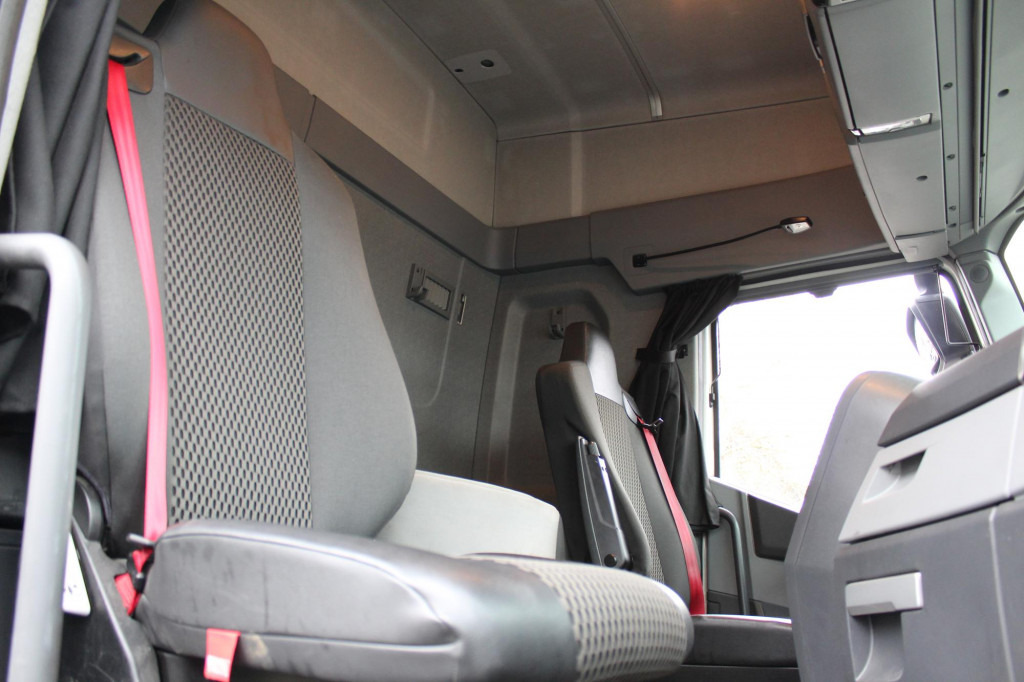 Renault T460 Retarder 2 Tanks Standklima VIN : KD - Trekker: afbeelding 2 Renault T460 Retarder 2 Tanks Standklima VIN : KD - Trekker: afbeelding 2