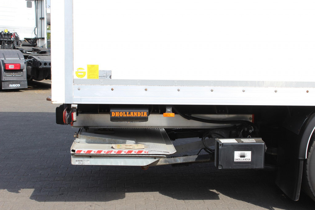 Daf LF 290 Koffer Klima LDW Rolltor LBW 298Tkm - Vrachtwagen: afbeelding 4 Daf LF 290 Koffer Klima LDW Rolltor LBW 298Tkm - Vrachtwagen: afbeelding 4