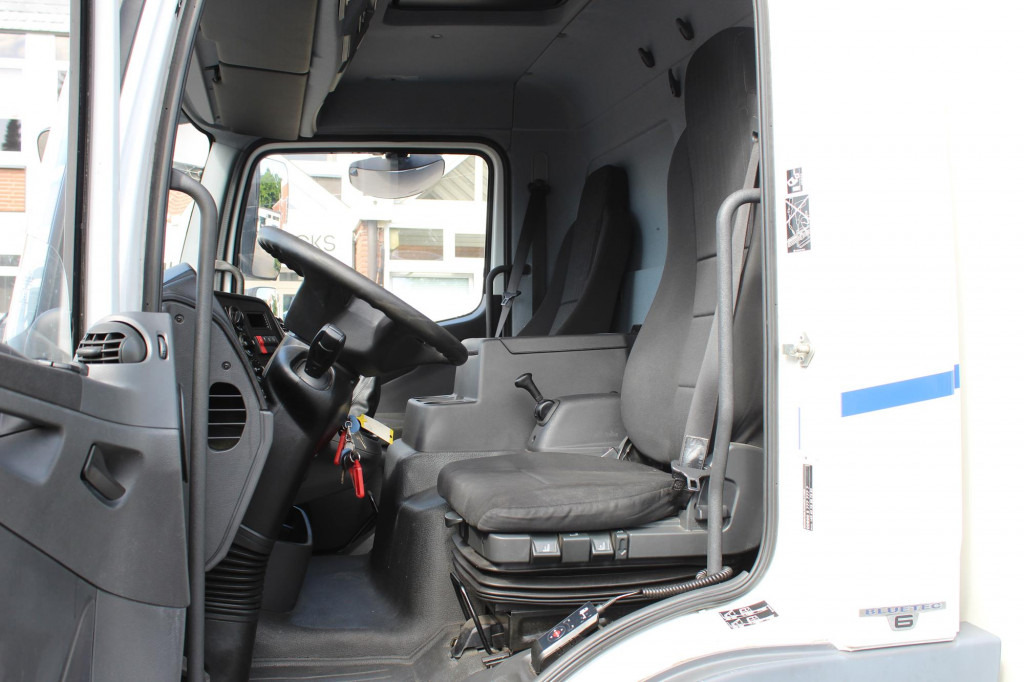 Mercedes-Benz Atego 1221 E6 Koffer Klima LDW Schalter LBW - Vrachtwagen: afbeelding 5 Mercedes-Benz Atego 1221 E6 Koffer Klima LDW Schalter LBW - Vrachtwagen: afbeelding 5
