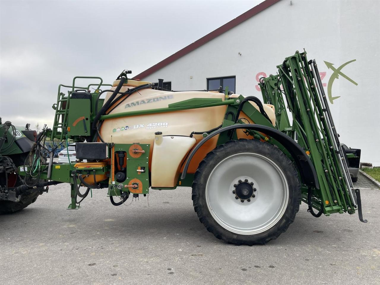 Amazone UX 4200 Special - Getrokken veldspuit: afbeelding 2 Amazone UX 4200 Special - Getrokken veldspuit: afbeelding 2