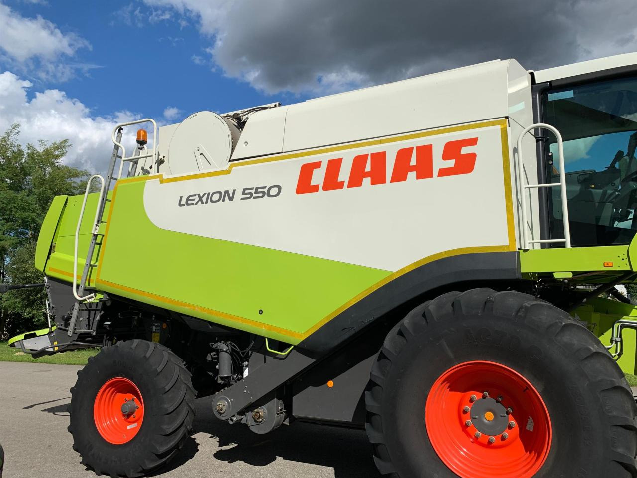 CLAAS Lexion 550 mit Schneidwerk V660, 3D und Klimaautomatik, gepflegter Zustand, Baujahr 2009 - Maaidorser: afbeelding 4 CLAAS Lexion 550 mit Schneidwerk V660, 3D und Klimaautomatik, gepflegter Zustand, Baujahr 2009 - Maaidorser: afbeelding 4
