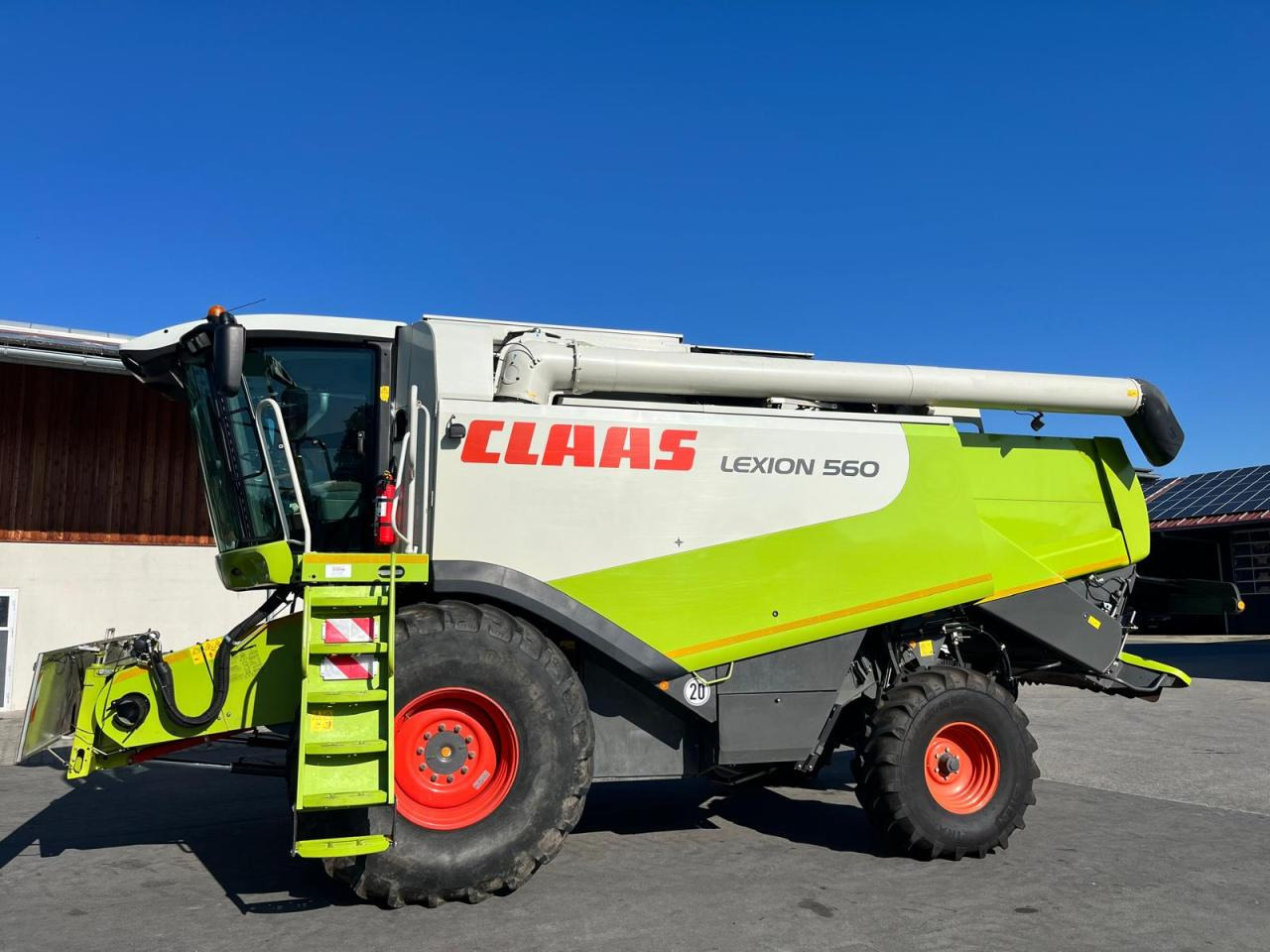 CLAAS Lexion 550 mit Schneidwerk V750, mit 3D, Baujahr 2009, guter gepflegter Zustand - Maaidorser: afbeelding 1 CLAAS Lexion 550 mit Schneidwerk V750, mit 3D, Baujahr 2009, guter gepflegter Zustand - Maaidorser: afbeelding 1