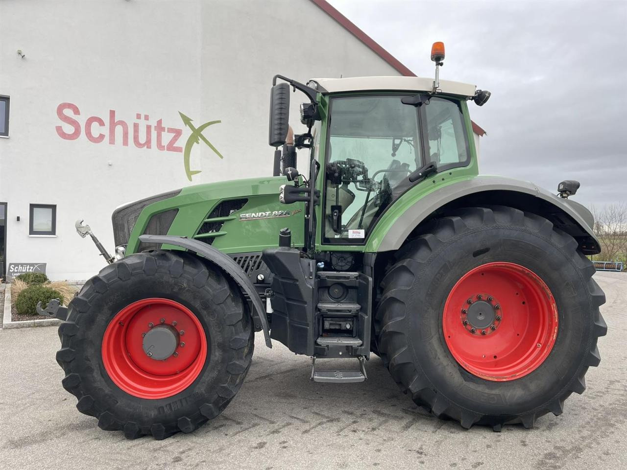 Fendt 828 SCR Vario Profi Plus, RTK, FZW, Bereifung neu, - Tractor: afbeelding 1 Fendt 828 SCR Vario Profi Plus, RTK, FZW, Bereifung neu, - Tractor: afbeelding 1