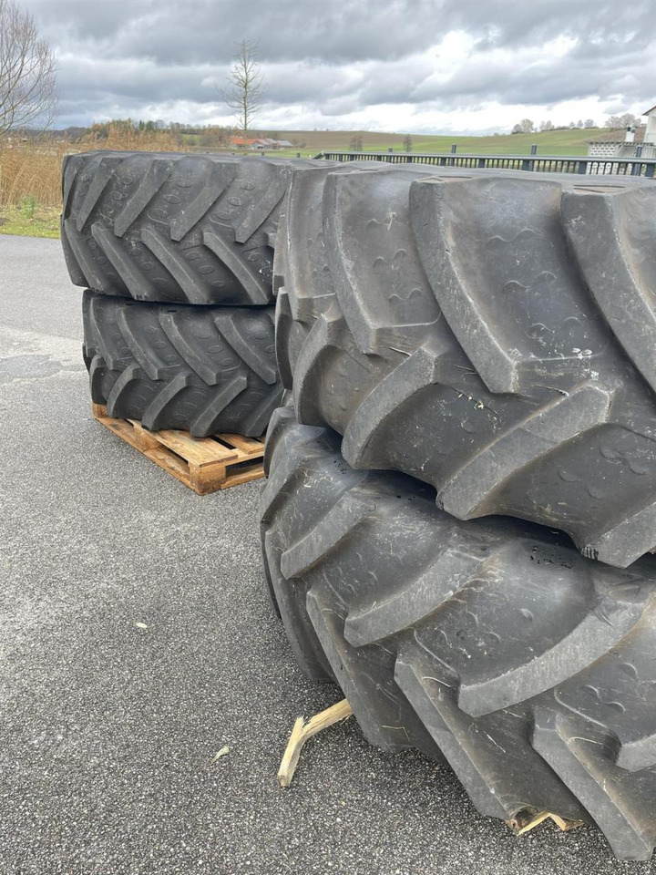 Fendt Räder 2.25m Spur, 828 826, 620/70 R46 600/70 R30 - Tractor: afbeelding 3 Fendt Räder 2.25m Spur, 828 826, 620/70 R46 600/70 R30 - Tractor: afbeelding 3