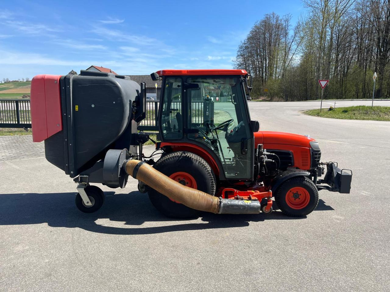 Kubota B3030 Rasenmäher inkl. Grüngutbehälter - Gazonmaaier: afbeelding 4 Kubota B3030 Rasenmäher inkl. Grüngutbehälter - Gazonmaaier: afbeelding 4