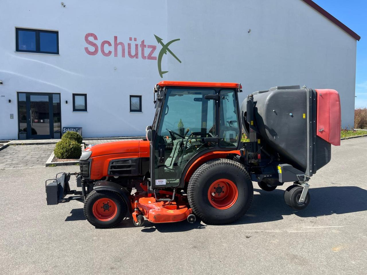 Kubota B3030 Rasenmäher inkl. Grüngutbehälter - Gazonmaaier: afbeelding 1 Kubota B3030 Rasenmäher inkl. Grüngutbehälter - Gazonmaaier: afbeelding 1