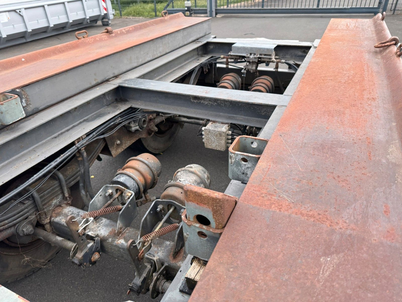 Hüffermann HMA 24.24 3- Achs- Blattfederung - Haakarm/ Portaalarm aanhanger: afbeelding 4 Hüffermann HMA 24.24 3- Achs- Blattfederung - Haakarm/ Portaalarm aanhanger: afbeelding 4