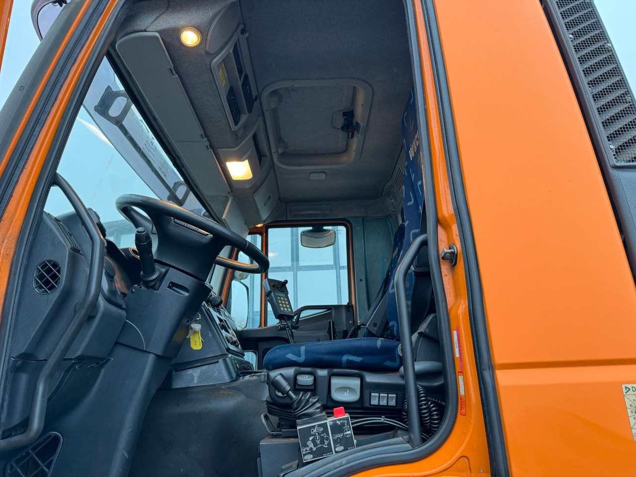 Nieuw Chassis vrachtwagen Iveco Trakker 410 E 5 6x4/2 Winterdienst / Lift/Lenka.: afbeelding 8