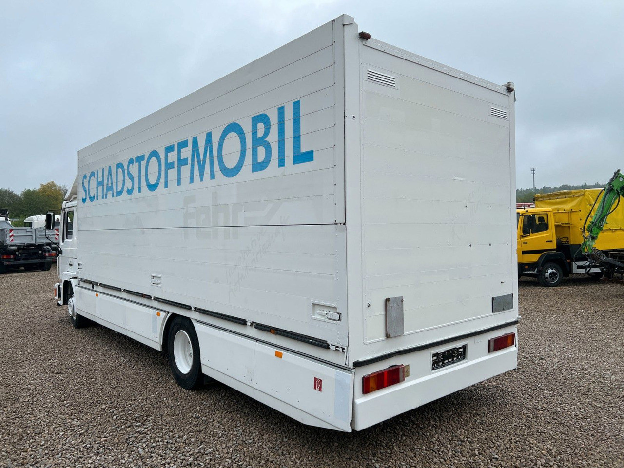 MAN 14.272 Schwenkwand / Schadstoffmobil MAN 14.272 Schwenkwand / Schadstoffmobil - Drankenwagen vrachtwagen: afbeelding 3 MAN 14.272 Schwenkwand / Schadstoffmobil MAN 14.272 Schwenkwand / Schadstoffmobil - Drankenwagen vrachtwagen: afbeelding 3